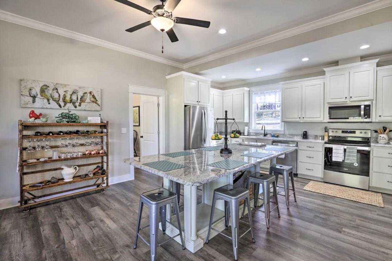 White Oak Creek Home With Views, Deck And Pool Access! Eufaula Bagian luar foto